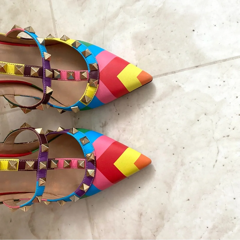 $1195 Valentino Garavani 1973 Rockstud Rainbow Chevron Pointed Toe Pumps Heels 6